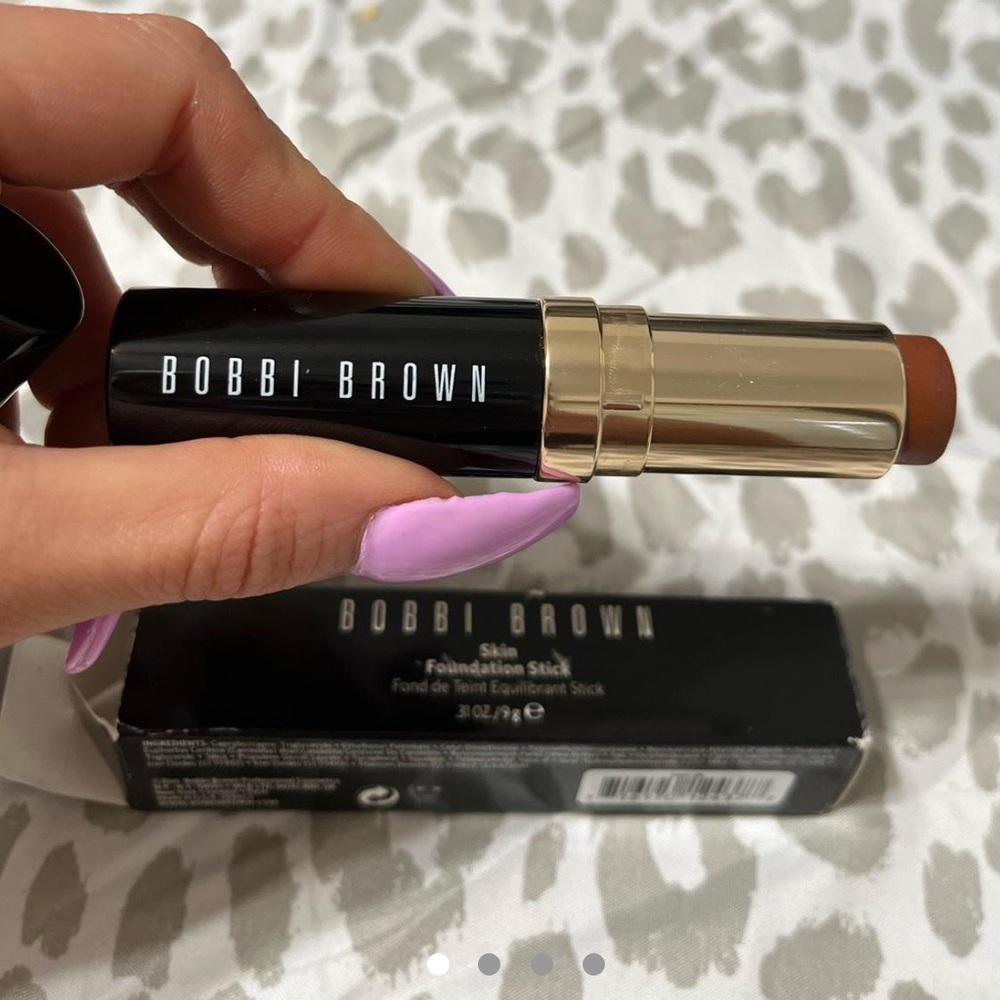 Bobbi Brown Chestnut Contour Stick Skin Foundation Stick Chestnut KYLIE JENNER
